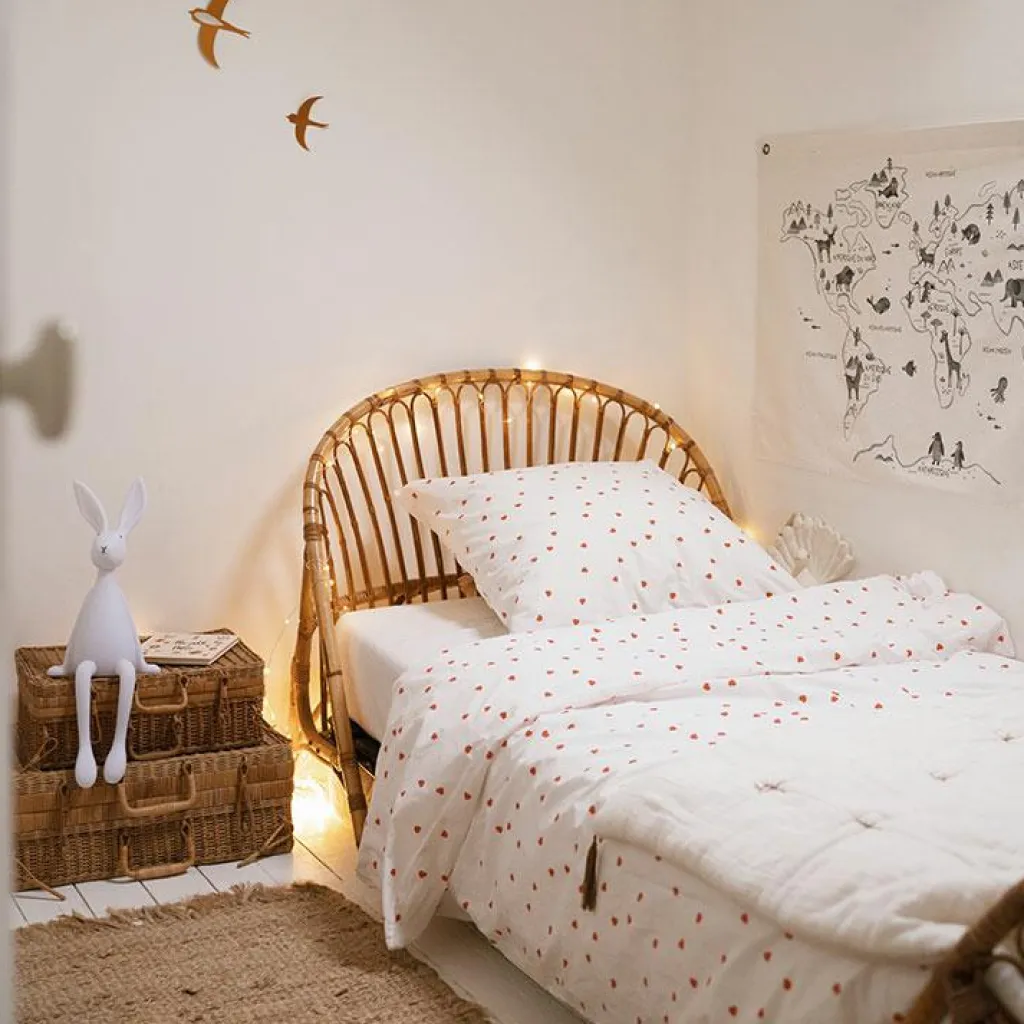 Rose in April Affiche en tissu Carte du monde