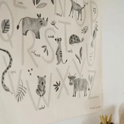 Rose in April Affiche en tissu L'abécédaire