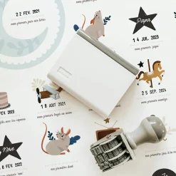 Les Petites Dates Affiche Mes Premières Fois Souris Cobalt maman et papa (40 x 50 cm)