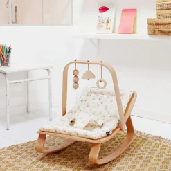 Charlie Crane Arche de jeux Levo avec jouets en bois de hêtre