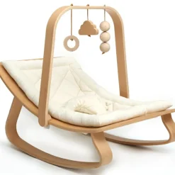 Charlie Crane Arche de jeux Levo avec jouets en bois de hêtre