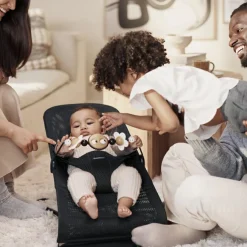 BabyBjörn Arche de jeux pour transat Yeux espiègles noir et blanc