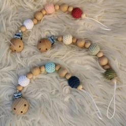 Tata Lucette Attache sucette en bois Yoyo vert