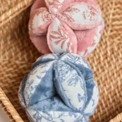 Hot Balle sensorielle lapin Toile de Jouy rose Balle / Cube D'Activités