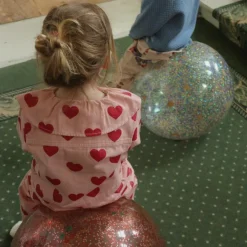 Konges Slojd Ballon sauteur à paillettes Cherry