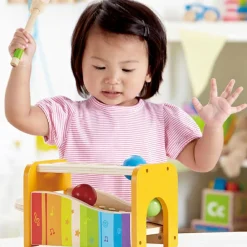 Hape Banc à marteler avec xylophone