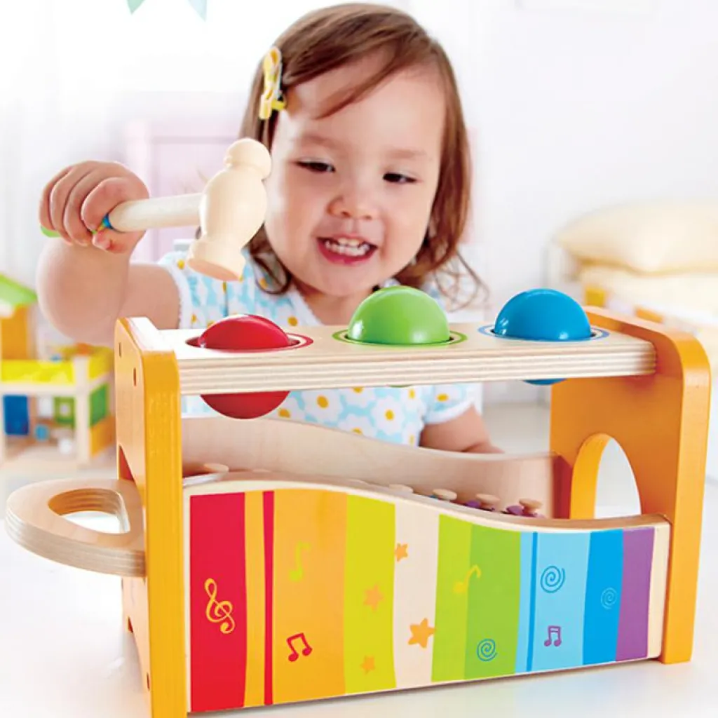 Hape Banc à marteler avec xylophone