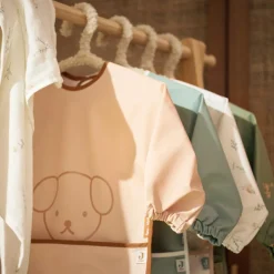 Jollein Bavoir à manches imperméable Miffy Peekaboo Wild Rose