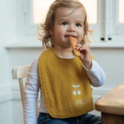 Les Griottes Bavoir à nouer Jaune moutarde (personnalisable)