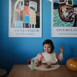 Mushie Bavoir à poche en silicone Kite