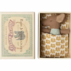 Maileg Bébé souris mi-endormie mi-éveillée dans une boîte d'allumettes Bleu