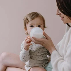 Sale Biberon anti-colique en silicone ivy green (150 ml) Biberon