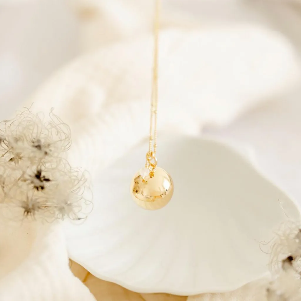 Pleine Lune Bola de grossesse Equilibre chaîne personnalisable (or jaune 18 carats)