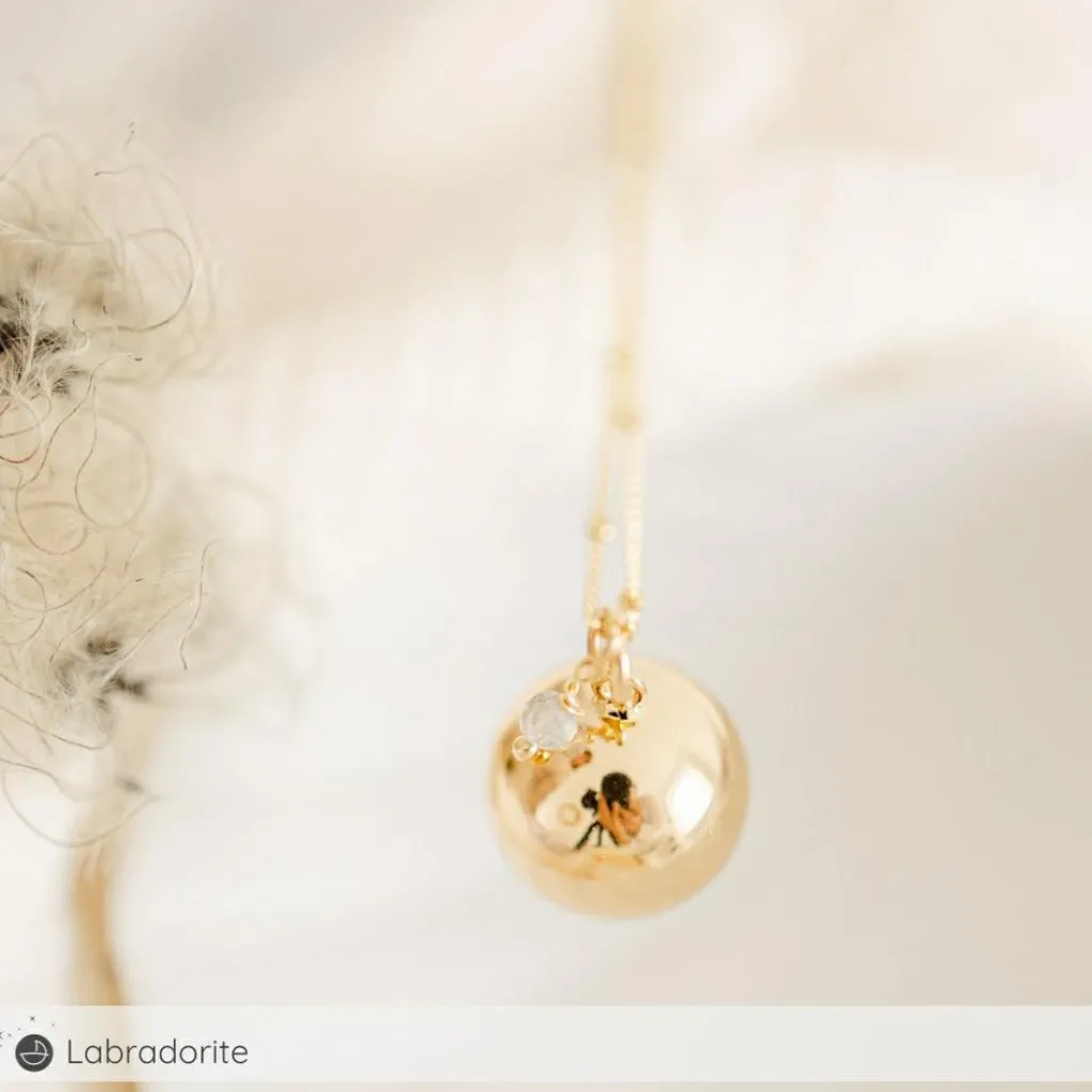 Pleine Lune Bola de grossesse Equilibre chaîne personnalisable (or jaune 18 carats)