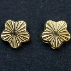 Enfant Daniel Crégut Boucles d'oreilles fleur striées (or jaune 750°)