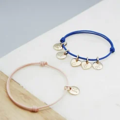 Petits trésors Bracelet cordon 3 charms rond personnalisable (plaqué or)