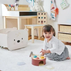 Tender Leaf Bureau et chaise