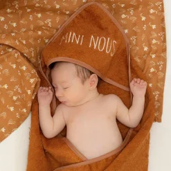 Trois Kilos Sept Cape de bain + gant Mini nous Camel (70 x 70 cm)