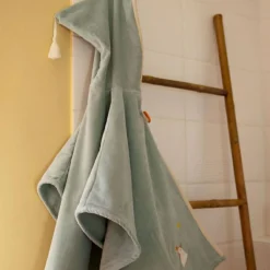 L'oiseau bateau Cape de bain vert pingouin personnalisable (0-5 ans)