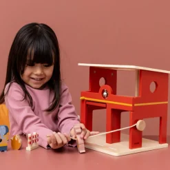 Caserne de pompiers en bois All animals Petites Voitures, Véhicules Et Circuits