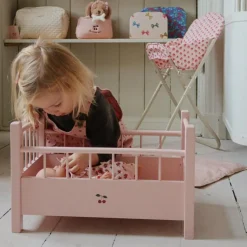 Konges Slojd Chaise haute pour poupée Rosie Rose
