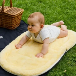 Hot Chancelière pour siège-auto bébé en peau d'agneau EMMY anthracite Chancelière Cosy