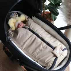 Kaiser Chancelière pour siège-auto bébé en peau d'agneau NAADJA gingembre