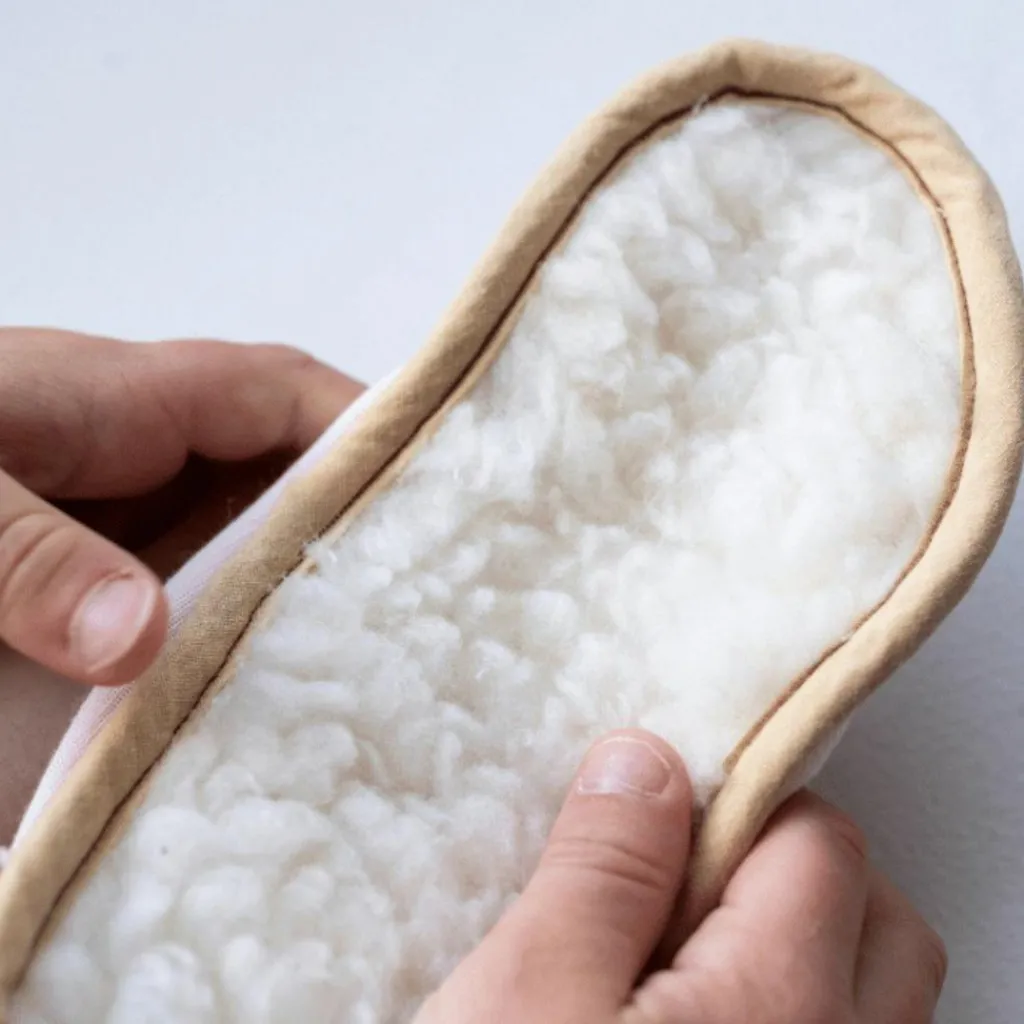 Les Pas Petits Chaussons Les Petits Velours Gris Vert (pointures 18-20)