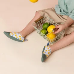 Les Pas Petits Chaussons tout-terrain Les Petits Citrons Jaunes (pointures 18-20)