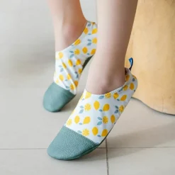 Hot Chaussons tout-terrain Les Petits Citrons Jaunes (pointures 21-23) Chaussures D'Eau