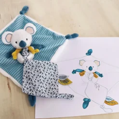 Discount Coffret doudou plat Yoca le koala (25 cm) Doudou Plat
