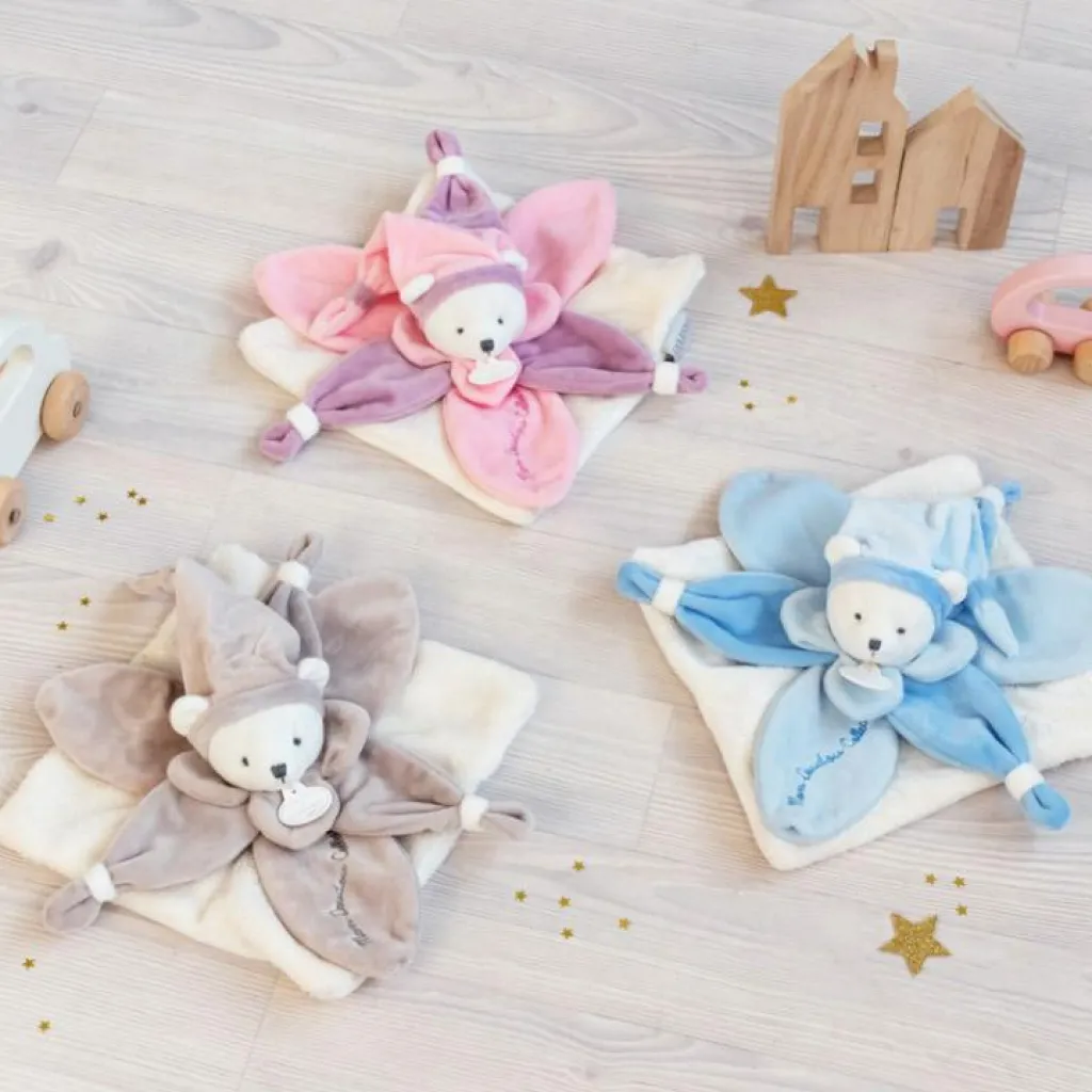 Doudou et Compagnie Coffret doudou pétale J'aime mon doudou ours bleu (24 cm)