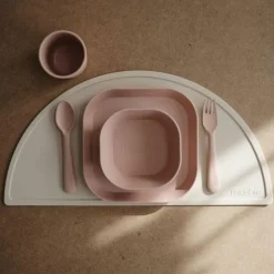 Mushie Coffret repas en silicone Blush (3 pièces)