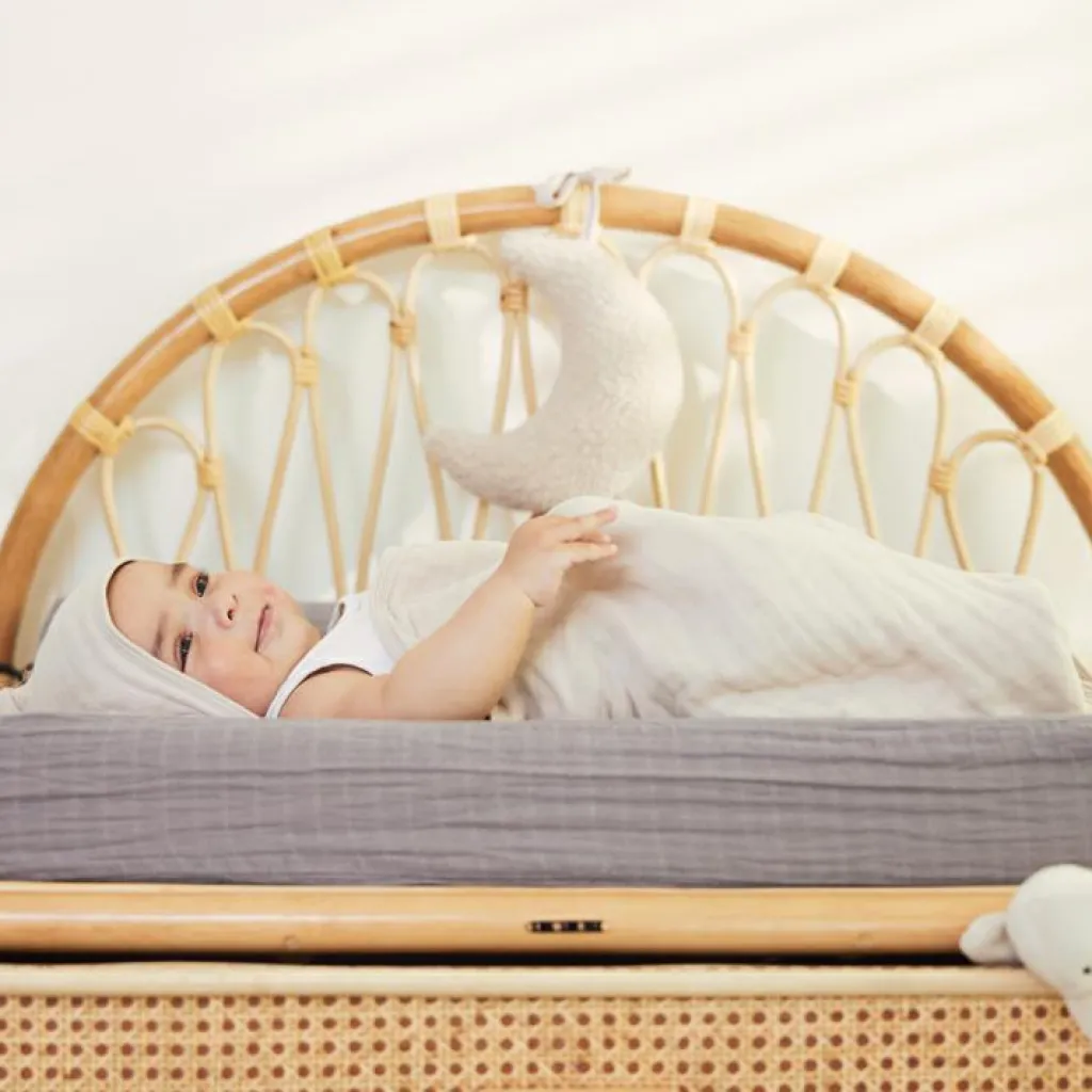 Clearance Coussin musical à suspendre Lune Nougat Peluche Musicale