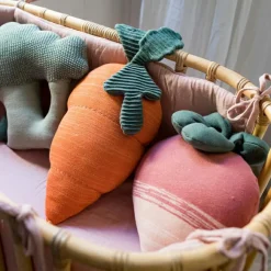 Online Coussin tricoté en coton Ramona le radis x Oli & Carol (30 x 30 cm) Coussin