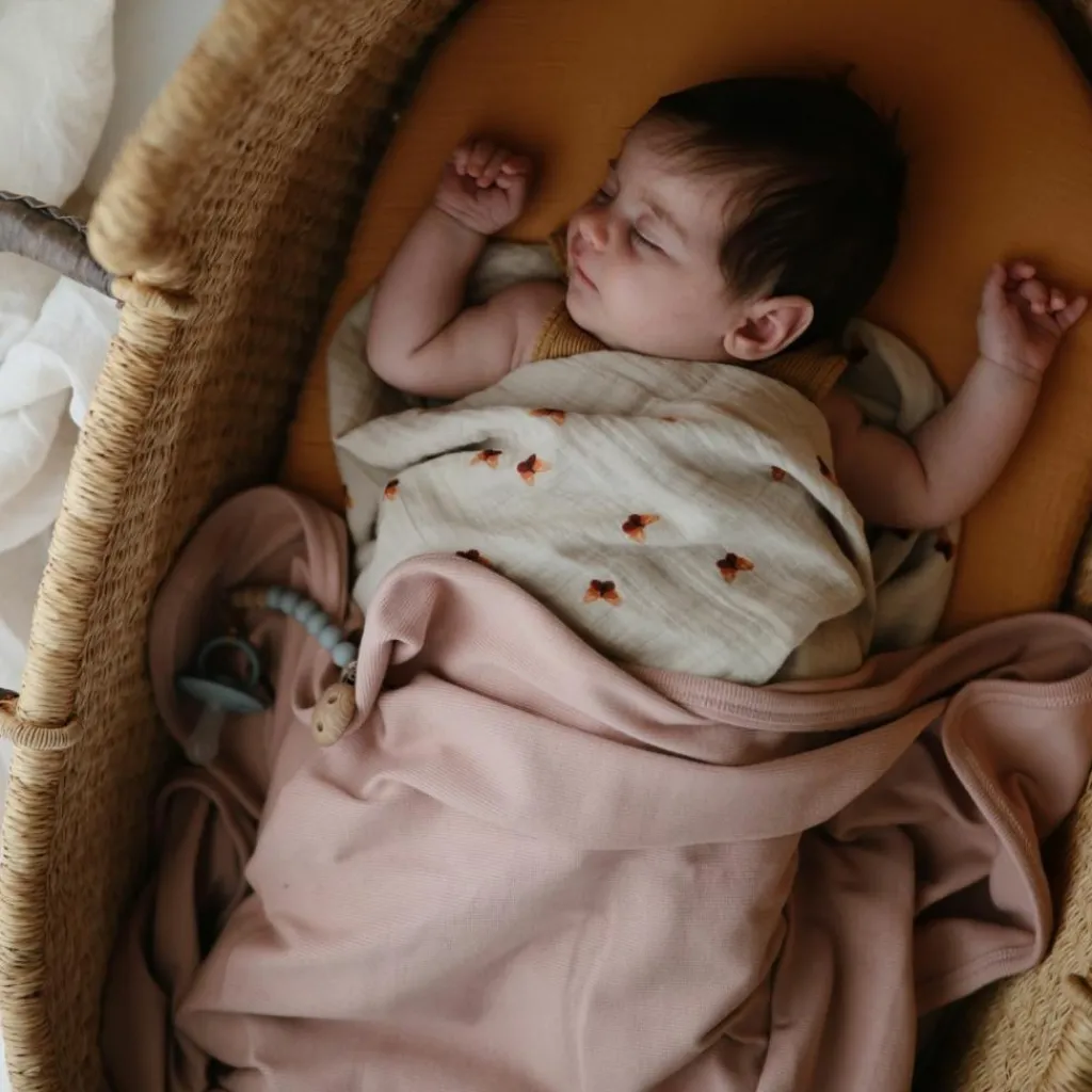 Enfant Mushie Couverture bébé côtelée Blush (90 x 90 cm)