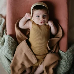 Enfant Mushie Couverture bébé côtelée Tan (90 x 90 cm)