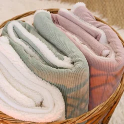 Enfant Trois Kilos Sept Couverture en sherpa Wooly vieux rose (75 x 100 cm)