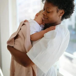 Enfant Mushie Couverture tricotée en coton bio Textured Dots Blush (80 x 100 cm)