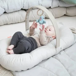 New Cozy Lounger avec arche d'activité Raffi Sable Réducteur De Lit