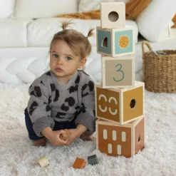 Trois Kilos Sept Cubes empilables en bois