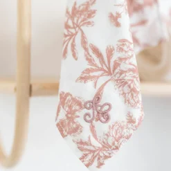 New Doudou Augustin le lapin rose Doudou Plat