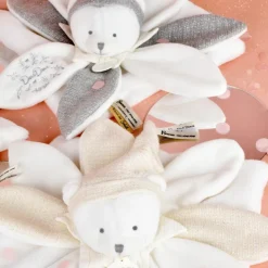 Doudou et Compagnie Doudou plat pétales Ours Blanc (25 cm)