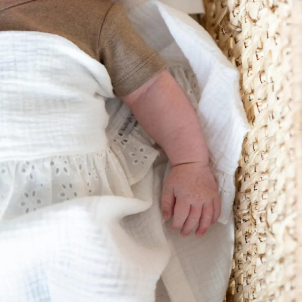 Sale Drap de berceau avec volant Calm blanc (80 x 100 cm) Linge De Berceau