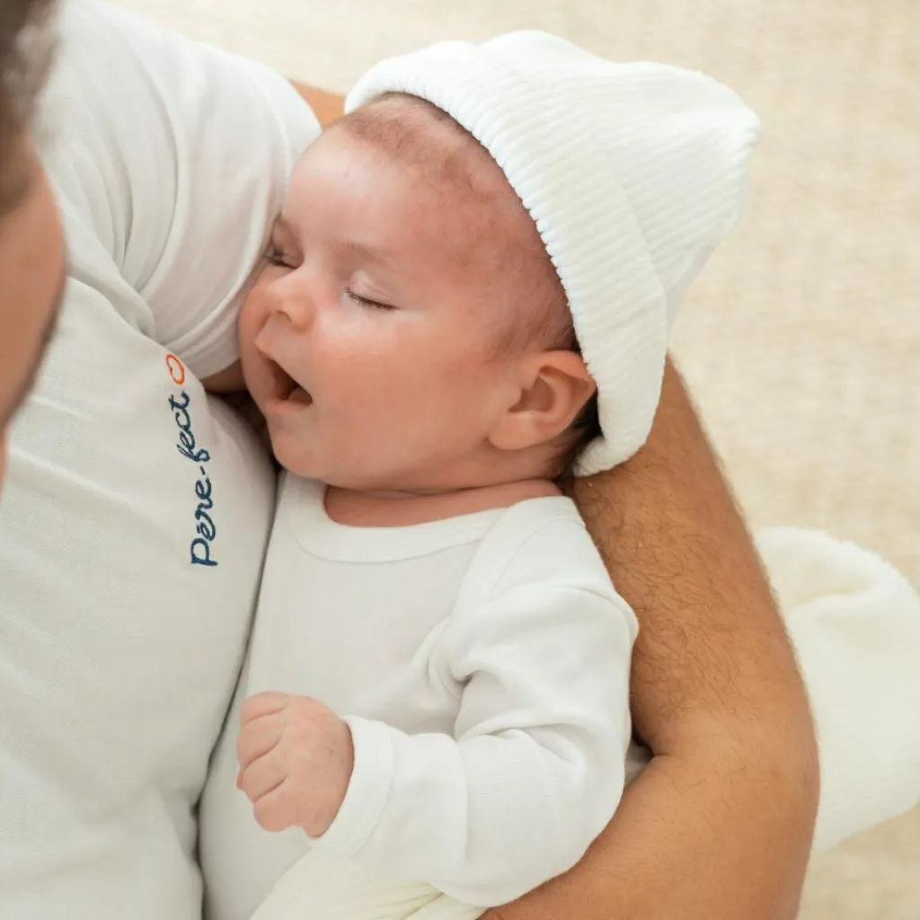 Trois Kilos Sept Ensemble bonnet et moufles de naissance Blanc