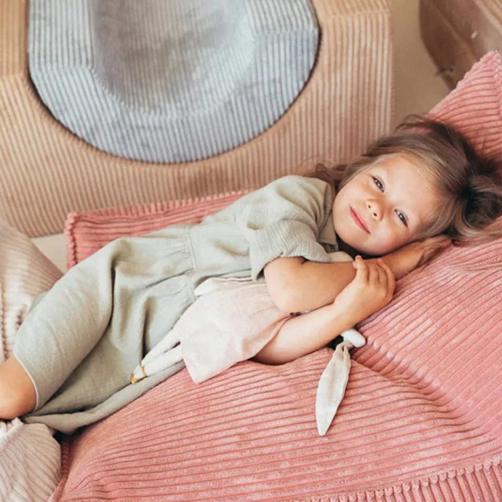 Wigiwama Fauteuil pouf Pink Mousse velours côtelé