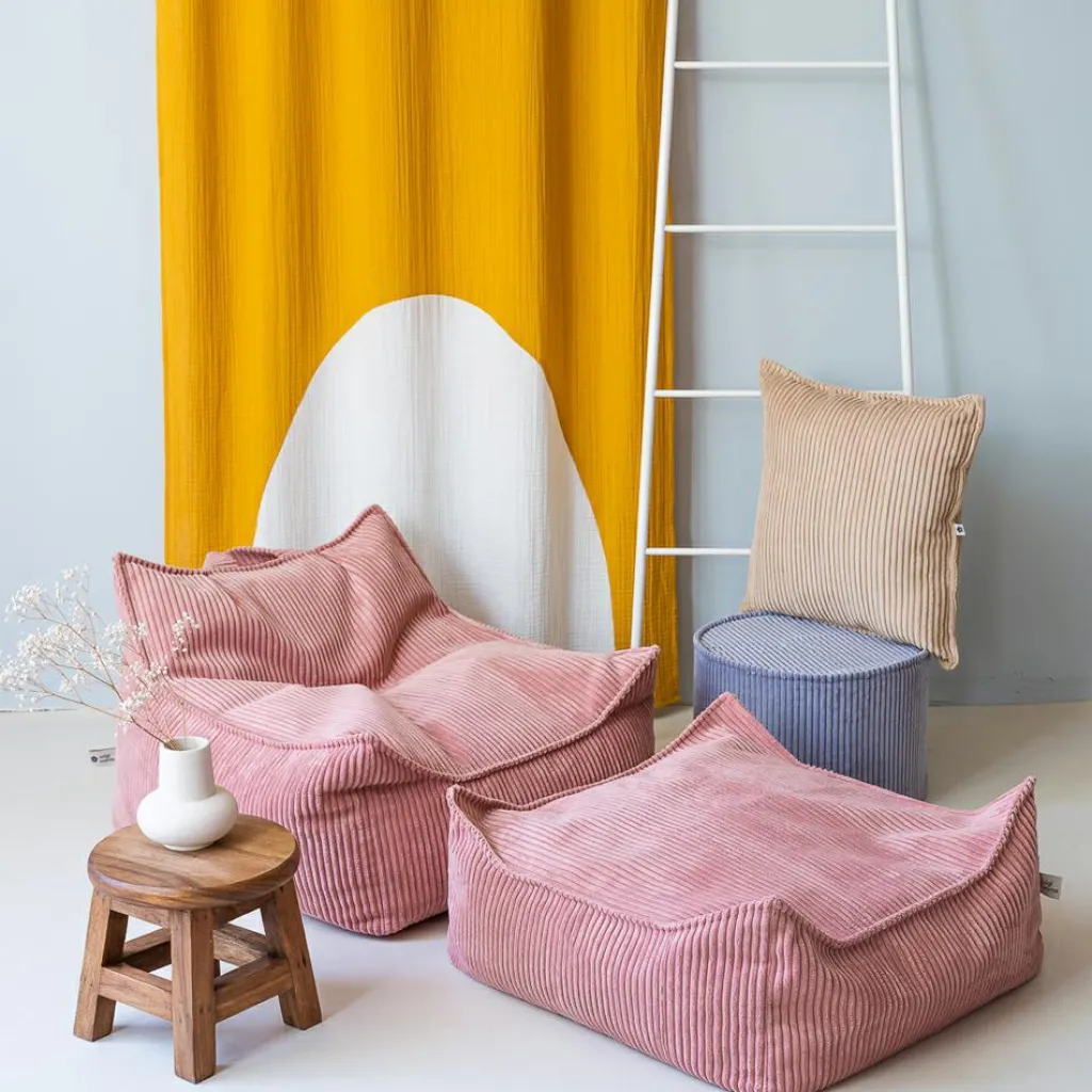 Wigiwama Fauteuil pouf Pink Mousse velours côtelé