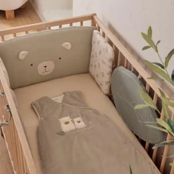 Noukie's Gigoteuse vert sauge brodée en Veloudoux (100 cm)