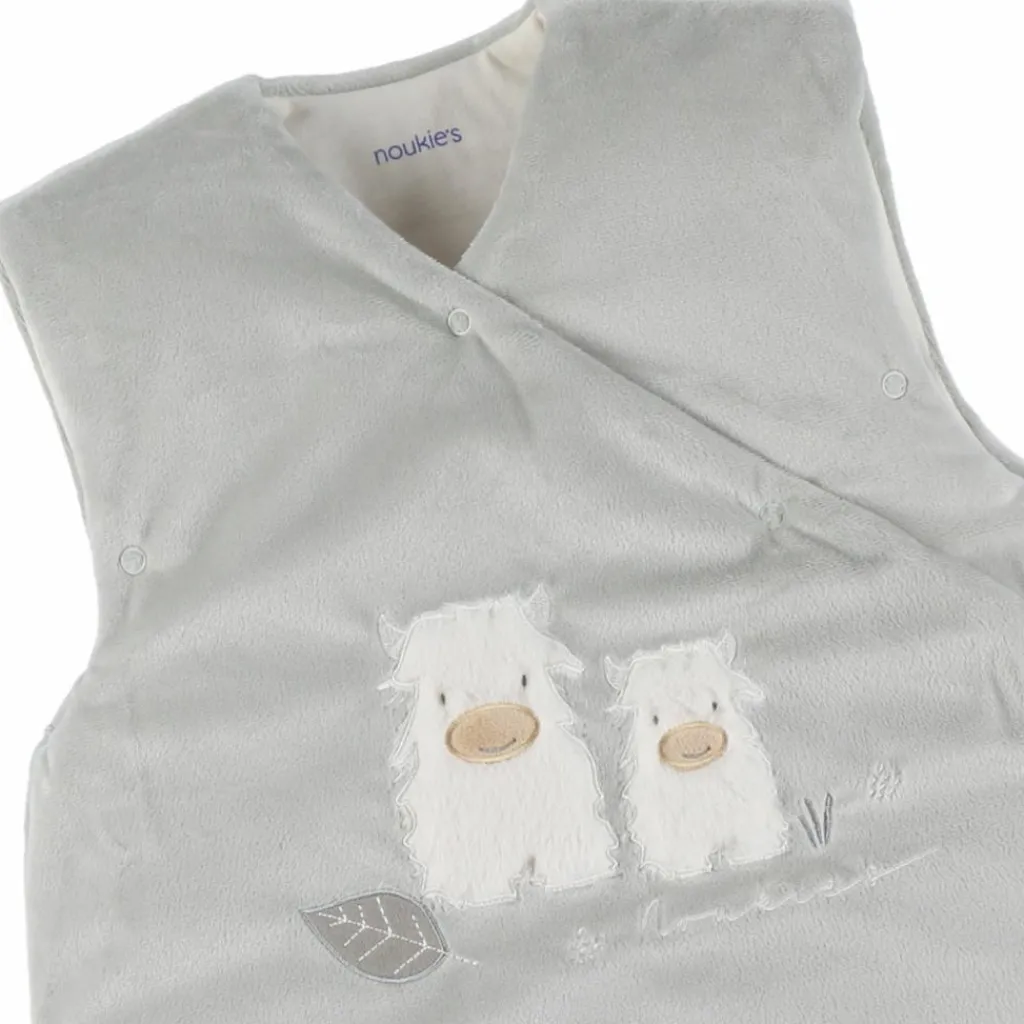 Noukie's Gigoteuse vert sauge brodée en Veloudoux (100 cm)