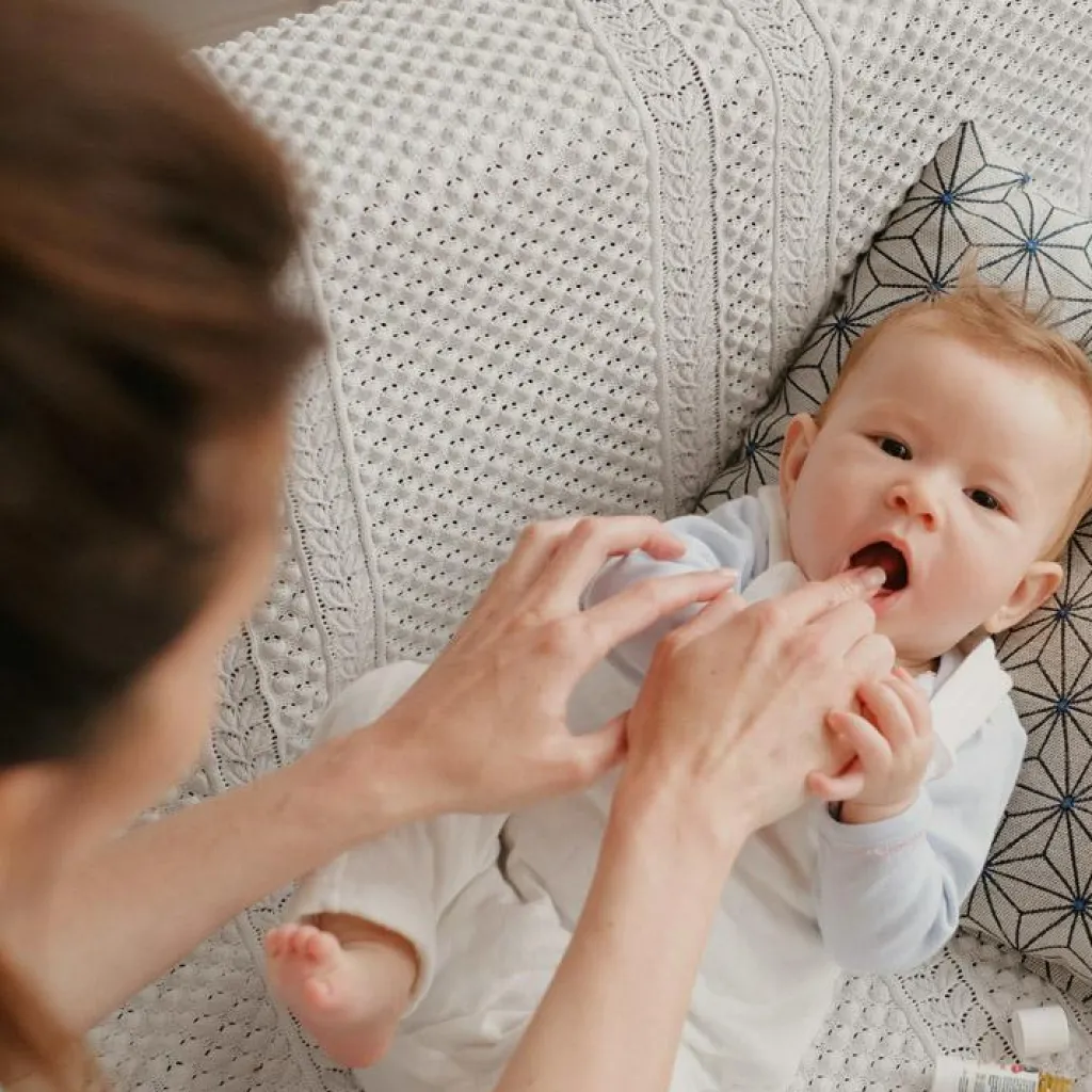 NéoBulle Huile de massage bio Premières Dents (10 ml)